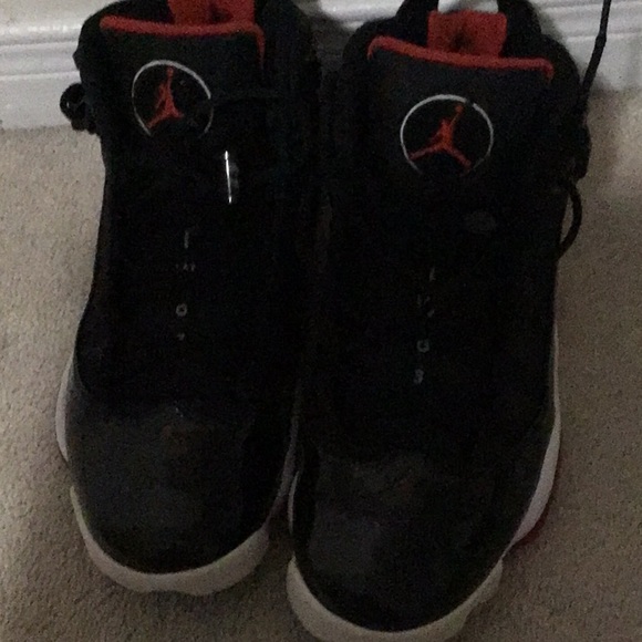 Black and red men Jordan - Picture 4 of 7